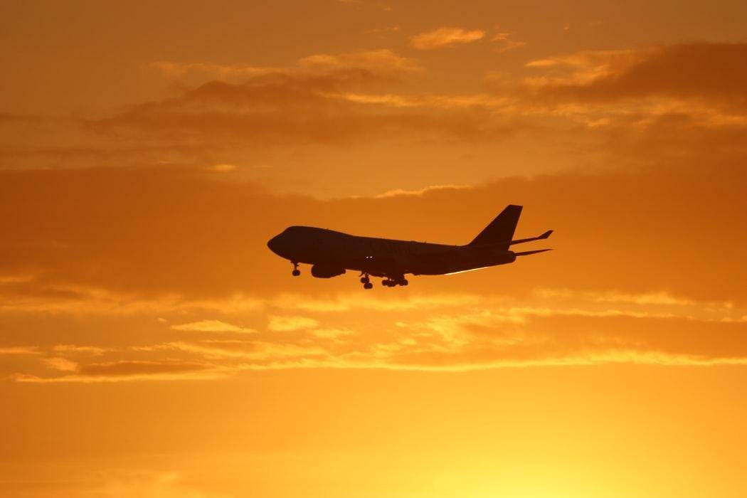 the picture of an airplane used for the article entitled comparing air cargo with sea cargo.